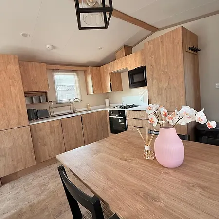 Parkside Retreats * Kirby Misperton